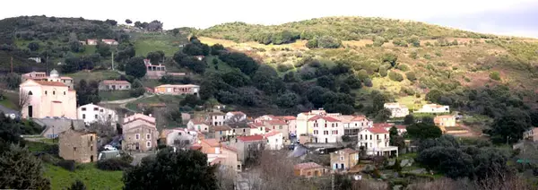 Monte Escalier Habitat Monte escalier Alata