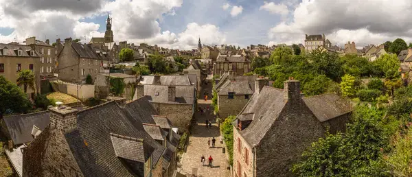 Monte Escalier Habitat Monte escalier Dinan