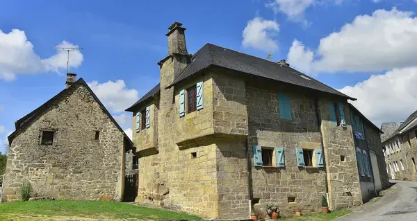 Monte Escalier Habitat Monte escalier Pradines
