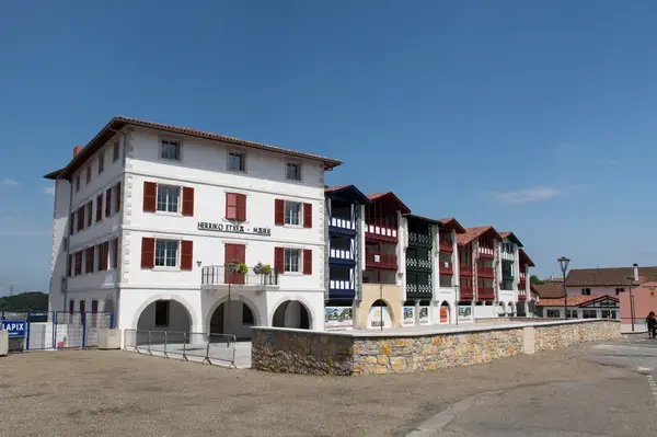 Monte Escalier Habitat Monte escalier Saint-Pierre-d'Irube